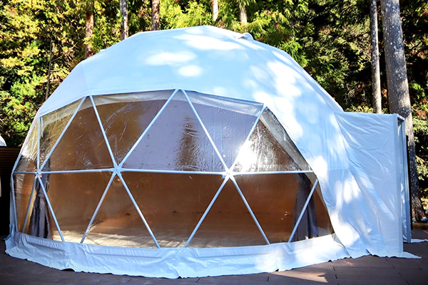 写真：ドームテント